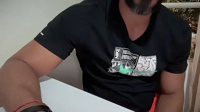 romeolovedark Live Webcam on Stripchat