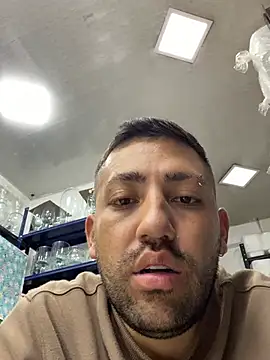 JuanZapata33 Live Webcam on Stripchat