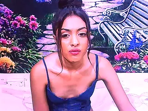 IndianPretty14u2Luv webcam