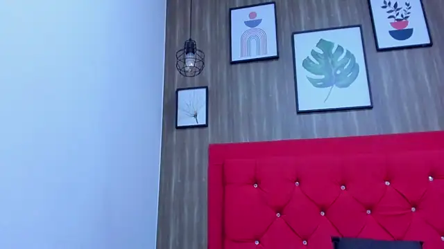 meggancurvy - Meggancurvy's free webcam - UK Sex Cams