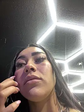 emily_24x Live Webcam on Stripchat