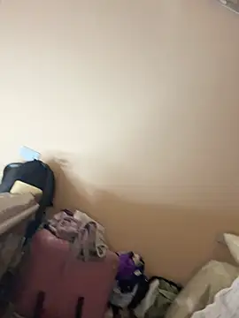 Webcam Model (Tayra_Siny)  is live.Free join now!