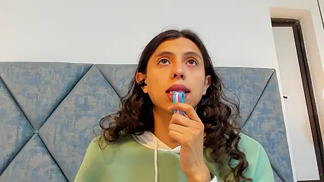 freyamoller - FreyaMoller's free webcam