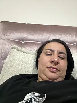 Webcam Model (Abril_Luv) is live