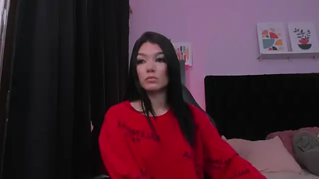 emmabridgerton Live Webcam on Stripchat