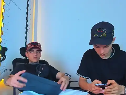 Thomas-Wil Live Webcam on Stripchat