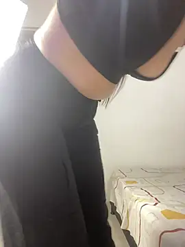 Webcam Model (SweetLatiin_)  is live.Free join now!