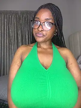 Webcam Model (Bustygoddess32)  is live.Free join now!