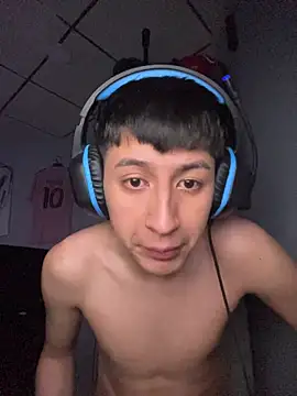 stiven_017 (M young) - masturbation in ticket show