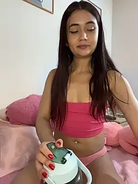 Webcam Model (HallieLemon1)  is live.Free join now!