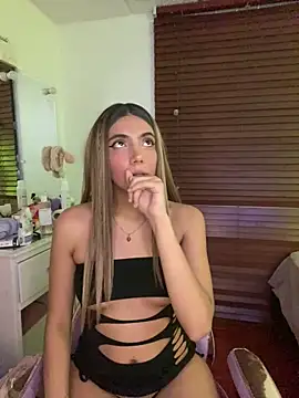 Webcam Model (Ladycandy26)  is live.Free join now!