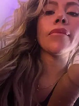 Webcam Model (Ammy_Castro)  is live.Free join now!