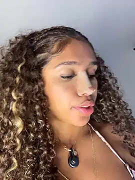 Webcam Model (stormyy_)  is live.Free join now!