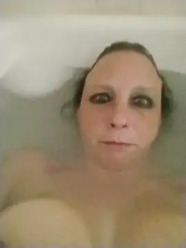 Webcam Model (Everlyrose27)  is live.Free join now!