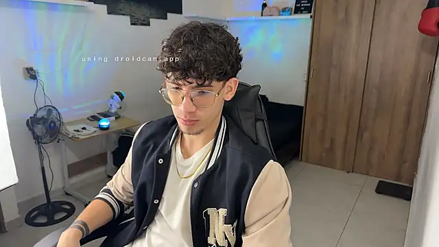 kisan_smith (M twink) - #big-balls #big-cocks #bisexuals #brunettes #cam2cam #colombian #ejaculation #erotic-dance #flexing #handjob #hd #masturbation #middle-priced-privates #muscular #oil-show #orgasm #pov #recordable-privates #recordable-publics #small-audience #spanish-speaking #spanking #striptease #student #twinks #white