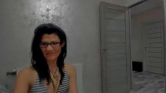 sweetsin40 - SweetSin40's free webcam