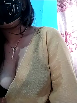 Webcam Model (Prionti-) is live