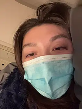 美女fioralba在线直播