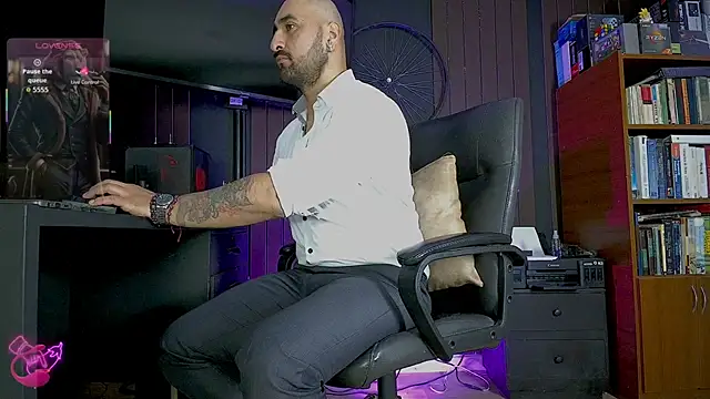 leon_1234 (Ask my age) - show cum