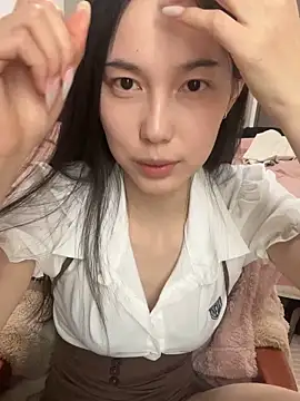 Webcam Model (DD-52)  is live.Free join now!