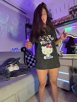 Webcam Model (crystal_bunny7) is live