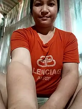 love-mama33 - Love-Mama33's free webcam - UK Sex Cams