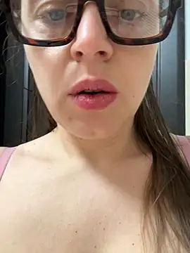 ladywithbigass webcam