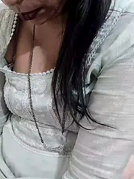 cutee_bhabhi (F milf) - Show pusssy hole