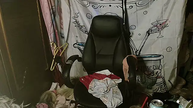 ombeline1 (Ask my age) - flogging clothe line 10 x