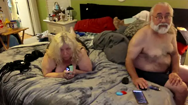 bigdaddyandsweetmama - BigDaddyandSweetMama's free webcam - UK Sex Cams