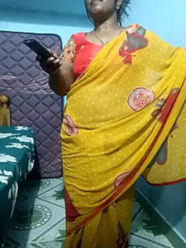 Webcam Model (Renuma)  is live.Free join now!