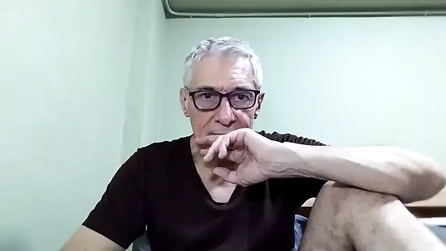 BIGUNCUTHARDCOCK webcam