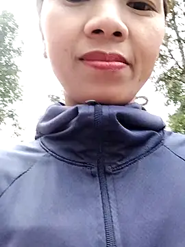 lmc-zz - Lmc-zz's free webcam