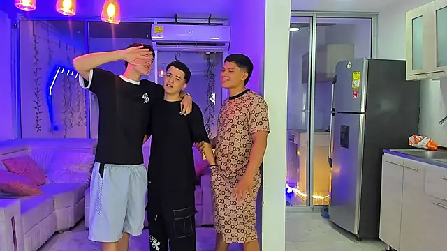 Houseofwarrios webcam