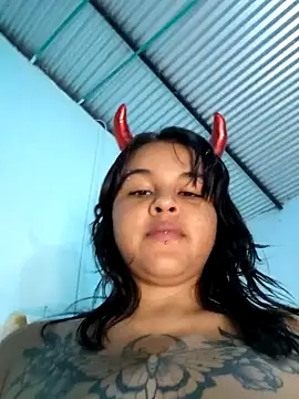 KattalellaGomez webcam