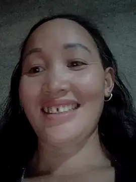 Webcam Model (Dina20)  is live.Free join now!