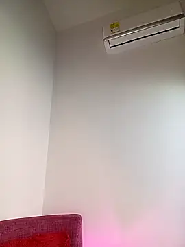 Webcam Model (KITY_HILL)  is live.Free join now!