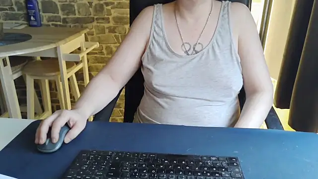 diamond_bite - Diamond_Bite's free webcam - UK Sex Cams