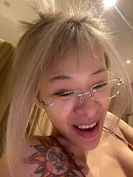 美女Sunflower-77在线直播