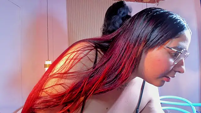 strip chat online ChloeJewel21