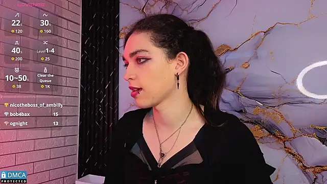 MaeveKuro Live Webcam on Stripchat