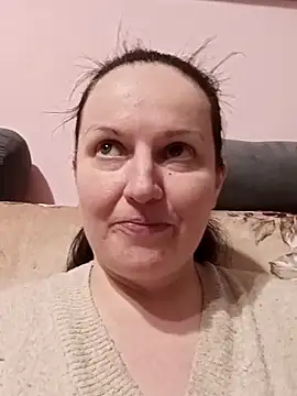 BustyLadyAlma webcam