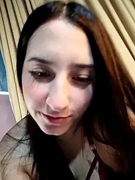 Webcam Model (Mysticdooll69)  is live.Free join now!