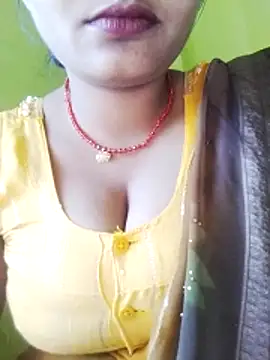 Webcam Model (kiara-simmi)  is live.Free join now!