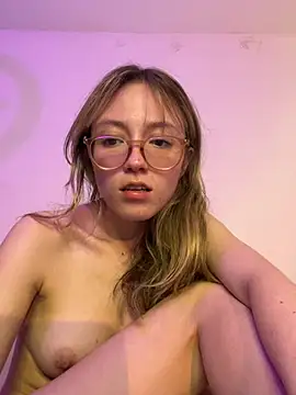 reenkitty - ReenKitty's free webcam - UK Sex Cams