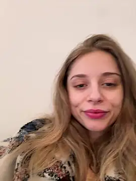 BabyAnais Live Webcam on Stripchat