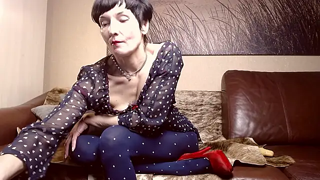 elizabethlong - ElizabethLong's free webcam - UK Sex Cams