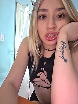 Webcam Model (soylulita07)  is live.Free join now!