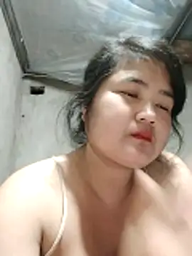 Webcam Model (BigBoobs186) is live