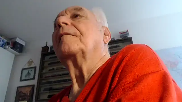 utilisasinus Live Webcam on Stripchat